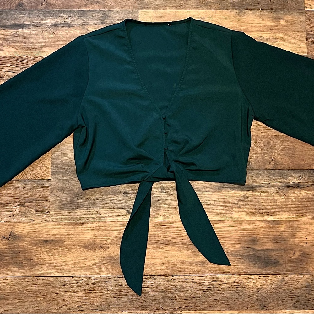 Baltic Born | Cropped Bell Sleeve Blouse